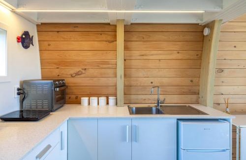 Ostend Ski Chalet | Island chalet Onetangi