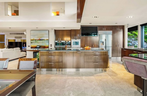 Ngaio Bay Cabin | Jacuzzi Suite - Ocean Views & Beach