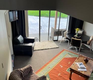 Tawharanui House | Kahu Farm Apartment