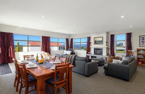 Omori House | Kaimanawa Lookout - Omori Holiday Home