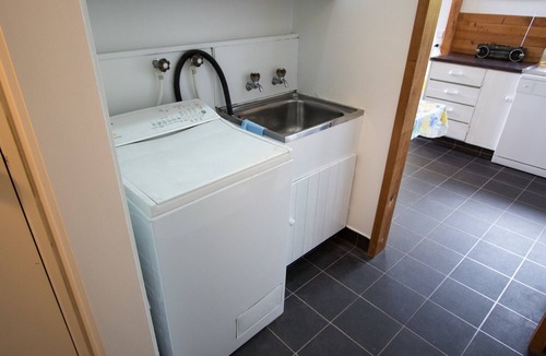 Ngaio Bay Cottage | Kanuka House - Kaiteriteri Holiday Home