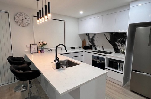 Takanini House | Kapia House,Great location for Airport, Botanical Garden, Town Centre.