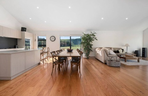 Kinloch House | Katelyn Hideaway - Taupo/Kinloch