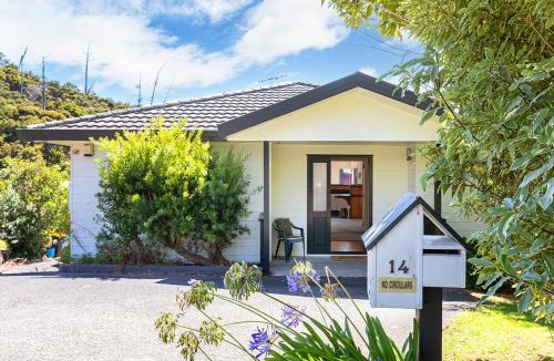 Snells Beach House | Kawau Vista - Snells Beach Holiday Home
