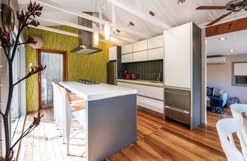 Ostend House | Kereru - Waiheke Holiday Home