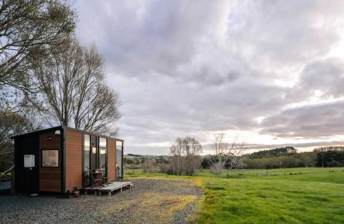 Waitoki House | Kiwi Farm Cabin 1 by Tiny Away