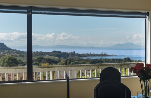 Omori House | Kuharua Lakeviews- Omori Holiday Home