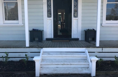 Martinborough House | La Rocque Cottage - Pretty, quiet and secluded. Short walk to the Square.