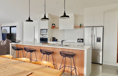 Te Anau Cottage | Lake House - Te Anau Holiday Home