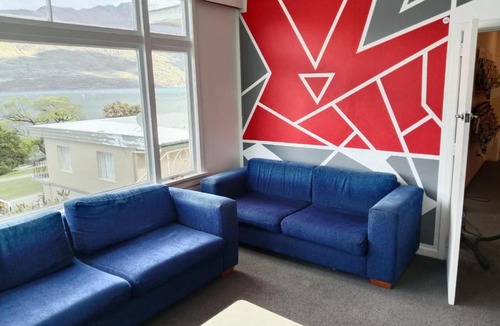 Queenstown Hostel | Lakeside Backpackers