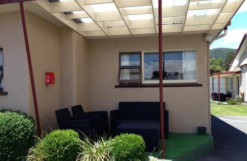 Reefton Hotel | Lantern Court Motel