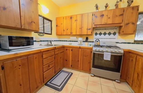 Los Barriles Apartment | Large Gated Parking, Cozy Casa near Pickleball