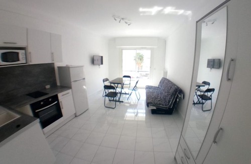 Fabron Apartment | Les Dauphins