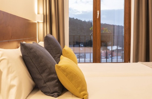 Lires Hotel | LiresCa