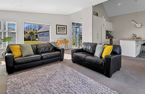 Kinloch House | Loch Haven - Lake, Golf, Hike & Bike