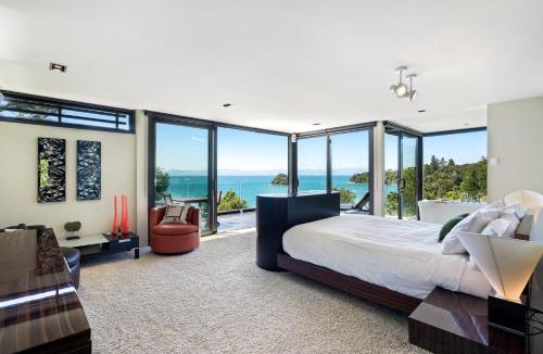 Ngaio Bay Cabin | Lodge by the beach - Luxury, Beach access, Ocean views, Private chef
