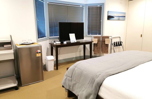 Henderson Bed & Breakfast | Lush & Co Auckland Bed & Breakfast