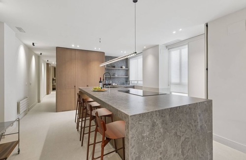 Recoletos Apartment | Luxury 2-Bed Apartment in Alcalá, Madrid
