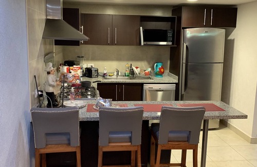 South Hotel Zone Condo | Luxury 2 Bedroom Condo: Grand Venetian Tower 3000