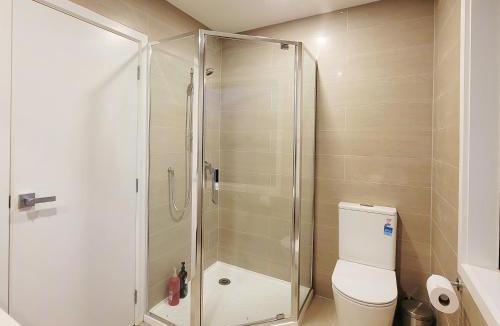 Army Bay Villa | Luxury Bay Vacation Home 5 Ensuites & Pool