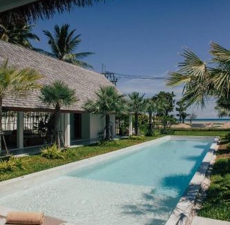 Laem Set Villa | Luxury Beachfront Villa with Staff