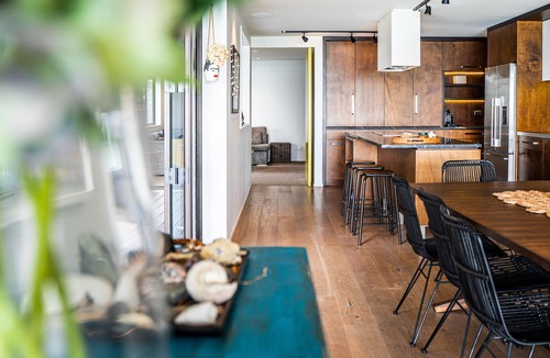Manly House | Luxury clifftop retreat with 180° views and private access to beach