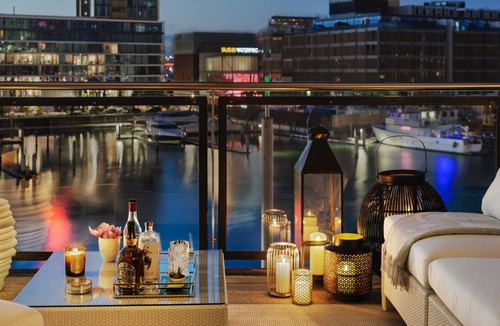 Auckland Central Business District Apartment | Luxury Waterfront Apartment available for executive or vacation rental.