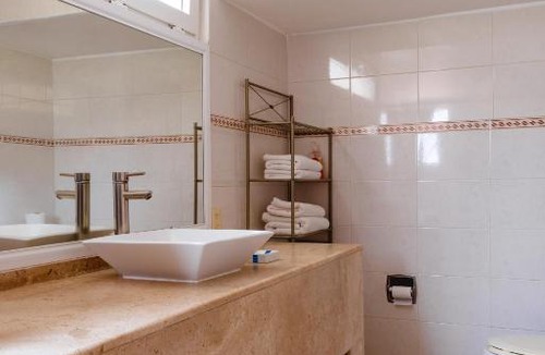 Tequesquitengo Villa | Magnificent Lake Shore Villa with infinity pool, jacuzzi and private pier