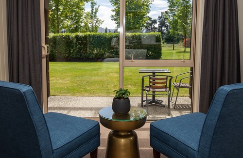 Albert Town House | Maple Lodge - Ideal for wedding parties & families