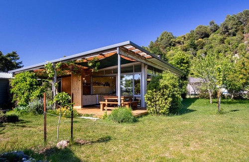 Marahau Cottage | Marahau Magic - Marahau Bach