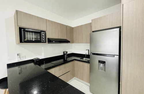 Villa Marina Condo | Marina Cerritos: Rooftop, Pools & Near Beach