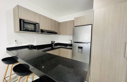 Villa Marina Condo | Marina Cerritos: Rooftop, Pools & Near Beach