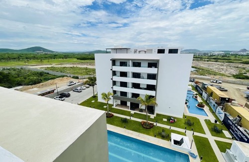 Villa Marina Condo | Marina Cerritos: Rooftop, Pools & Near Beach