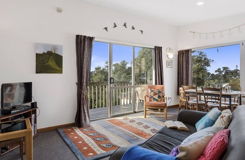 Mahurangi East Cottage | Martin's Bay Magic - Martins Bay Holiday Home