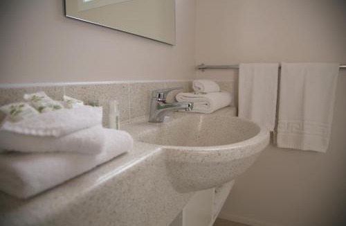 Waitara Hotel | Masonic Hotel