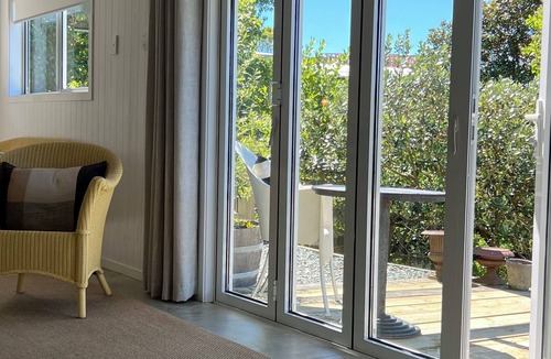 Matakana Apartment | Matakana Village Secluded Countryside Barn Stay
