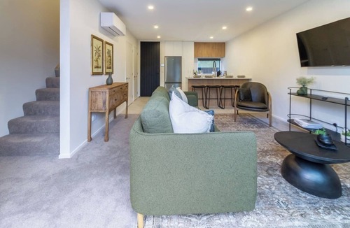 Saint Albans House | Merivale Gem: 2BR Townhouse Oasis
