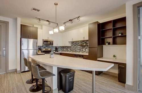 Tempe Apartment | Modern 2BR CozySuites on Town Lake waterfront! 13