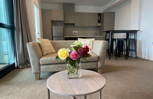 Auckland Central Business District Apartment | Modern, Central City, Penthouse Floor Apartment.