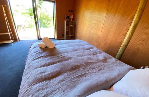 Collingwood House | Modern Comfort in Collingwood - Brand New Holiday Home