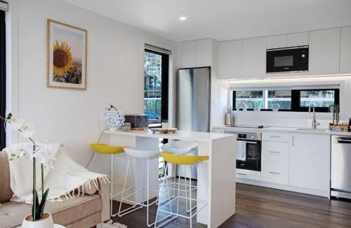 Auckland House | Modern Family Home 7km Airport Free Park