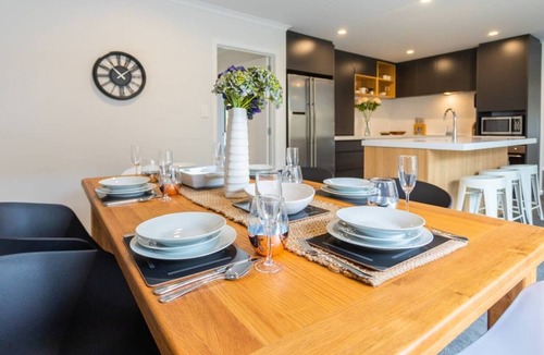 Huapai House | Modern Home for weddings/holiday in Kumeu Wine Country.