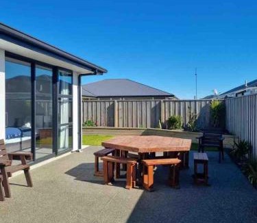 Pegasus Villa | Modern house close to lake,golf club and beach