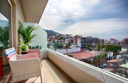 Emiliano Zapata Condo | Modern Mexican Condo w/View | POOLS & GYM