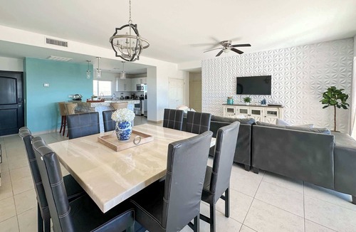 Las Conchas Condo | Modern Ocean View Condo with Pools & Gym N702