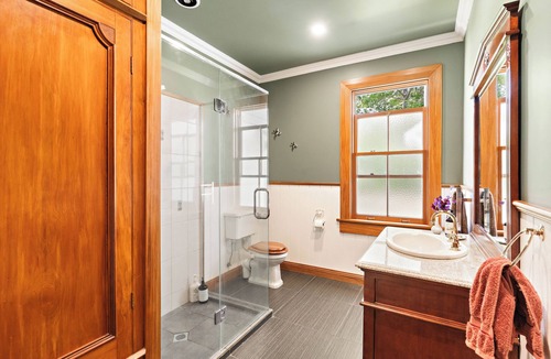 Solway House | Modernized country house set in beautiful gardens with swimming pool. n