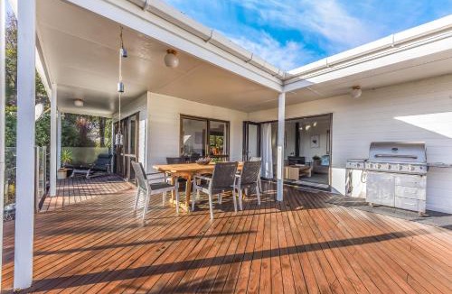 Moetapu Bay House | Moetapu Magic - Marlborough Sounds Holiday Home
