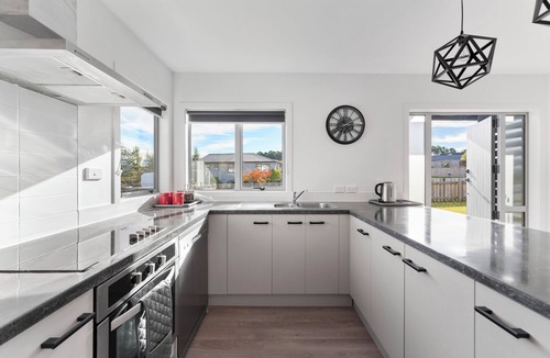 Motuoapa House | Motuoapa Getaway - Lake Taupo Holiday Home