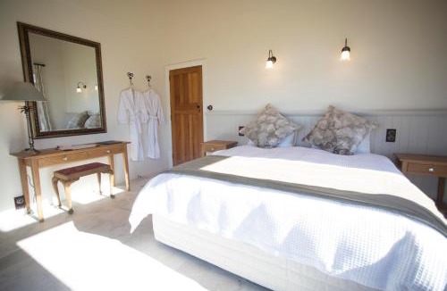 Ben Ohau Cabin | Mt Cook Lakeside Retreat