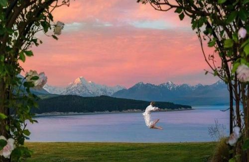 Ben Ohau Cabin | Mt Cook Lakeside Retreat